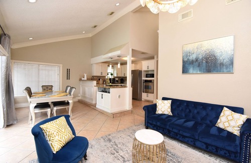 Clodine House | EXOTIC LODGEnDiscover a unique retreat experience in the heart of Houston, TX