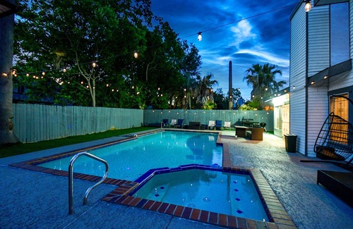Clodine House | EXOTIC LODGEnDiscover a unique retreat experience in the heart of Houston, TX