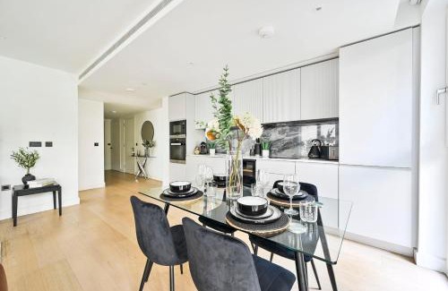 Shepherd's Bush Apartment | Exotic White City Apt -Steps to Tube, Westfield, Portobello