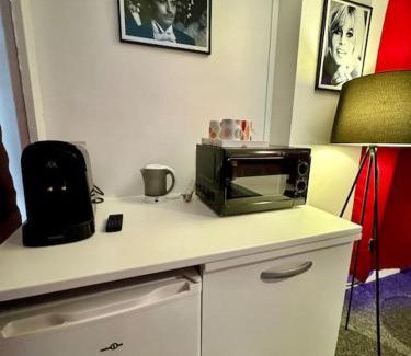 Quartier de la Goutte-d'Or Apartment | Expérience cinéma immersif dans appartement rénové près de Montmartre