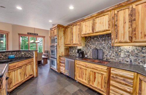 Peak 8 House | Expansive elegance at base of Peak 8, 6 en-suites, 9 fireplaces, game tables, hot tub!