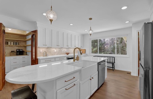 East Cobb House | Expansive Family Friendly East Cobb Retreat