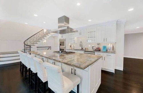 Hampton Bays House | Expansive Hamptons Mansion!