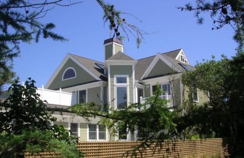 Brewster House | Expansive Home With Gorgeous Bay Views! (1052)