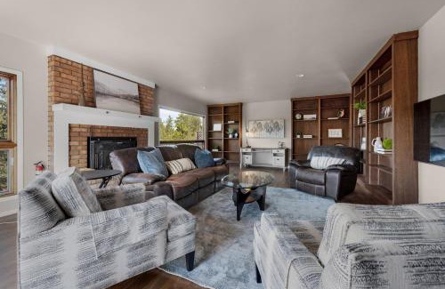 Woodmoor House | Expansive Monument Home Hot Tub and Mountain Views!