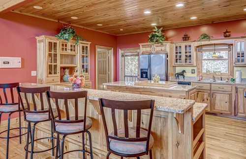 Morganton House | Expansive mountain lodging with game room, loft, WiFi, sweeping views & more