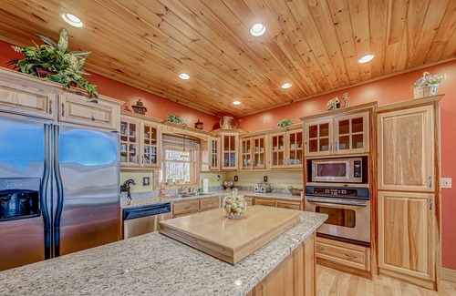 Morganton House | Expansive mountain lodging with game room, loft, WiFi, sweeping views & more