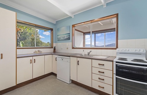 Crescent Head House | EXPANSIVE OCEAN VIEWS WITH FREE WI-FI