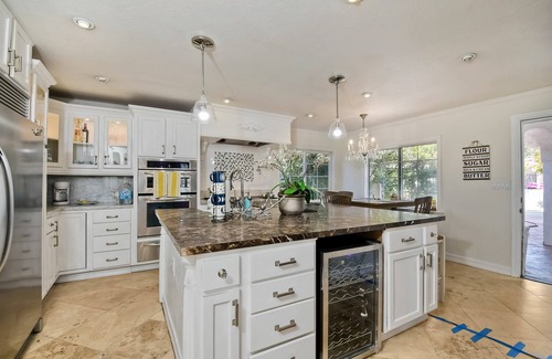 Vista House | Expansive private house, ample parking-salt water pool, 8mile to beach, sleep 20