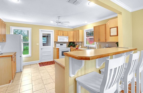 Johnson City House | Expansive Ranch on 2,001 Acres | Shared Pool & Hot Tub + Trails