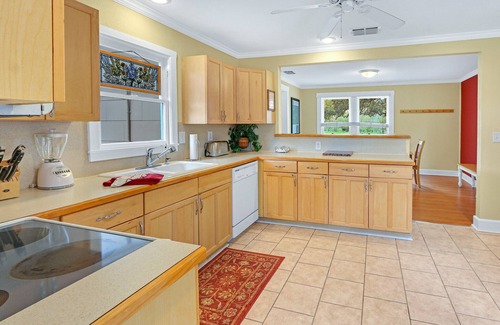 Johnson City House | Expansive Ranch on 2,001 Acres | Shared Pool & Hot Tub + Trails