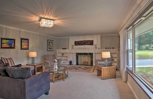 Hot Springs House | Expansive Retreat with Pool ~ 1/2 Mi to Oaklawn!
