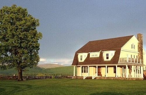 Elkton House | Expansive View Of The Blue Ridge Mountains, The Valley And The Shenandoah River