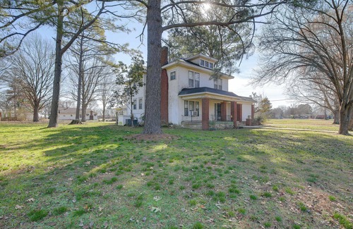 Wheatley Cottage | Expansive Wheatley Home ~ 65 Mi to Memphis!