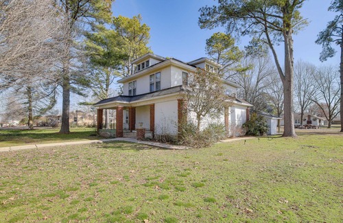 Wheatley Cottage | Expansive Wheatley Home ~ 65 Mi to Memphis!