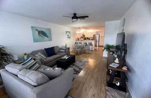 Pelican Bay Condo | Expectational Cozy Condo Near Beach & Restaurantsn