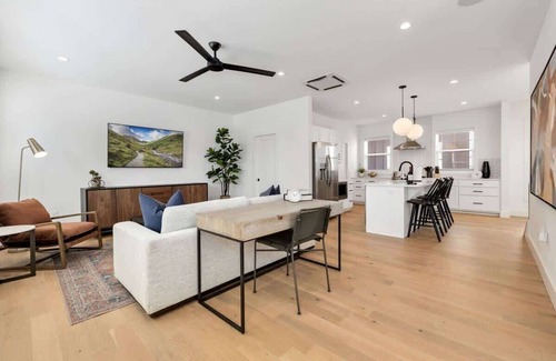 Downtown House | Expedition - Arts District - Garage - 0.5 mi DT