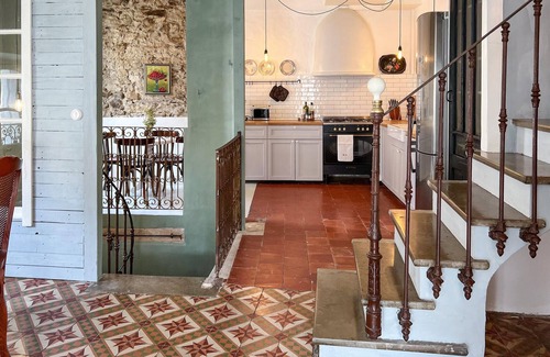 Saint-Nazaire-de-Ladarez House | Experience the charm of the south of France in this vacation home with a warm atmosphere.