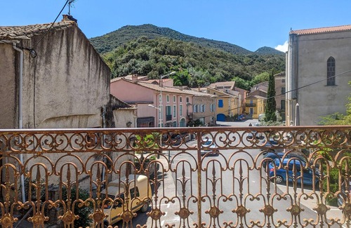 Saint-Nazaire-de-Ladarez House | Experience the charm of the south of France in this vacation home with a warm atmosphere.