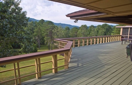 Rabun Gap House | Experience a Frank Lloyd Wright-Inspired Escape in Northeast Georgia