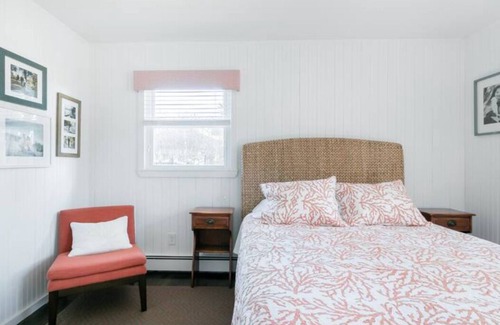 Remsenburg House | Experience a Quiet Hamptons Poolside Summer