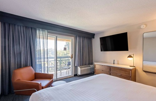 San Ramon Hotel | Experience a Relaxed Getaway! Pool, Free Parking, Minutes to Oakland Zoo!