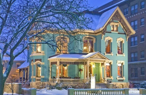 Central Business District Bed & Breakfast | Experience a relaxing, cozy and friendly stay. Walking distance to downtown!