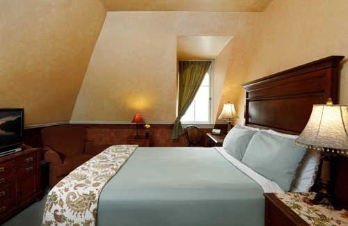 Central Business District Bed & Breakfast | Experience a relaxing, cozy and friendly stay. Walking distance to downtown!