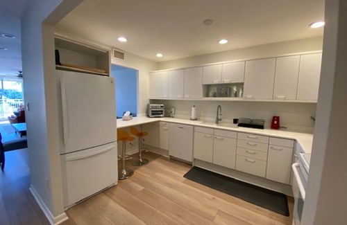 Longboat Key Apartment | Experience a resort feel vacation on the beach in Longboat Key