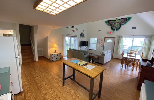 Port St. Joe Apartment | Experience a tree house feel minutes from the beach in Old-Florida!