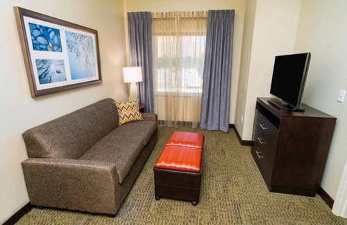 Newark House | Experience a warm and welcoming place!