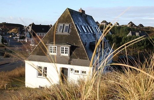 Hornum Apartment | Experience an unforgettable vacation at the Friesenstube in Hörnum! There are currently no