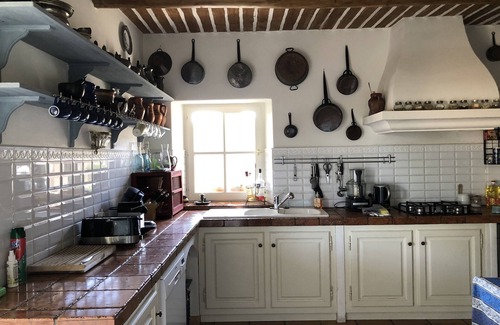 Merindol House | Experience authenticity at La Marquise