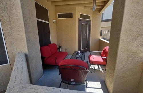 Central Scottsdale Condo | Experience beautiful, vibrant Scottsdale in this Ground Floor 2 BR, 2 Bath Condo