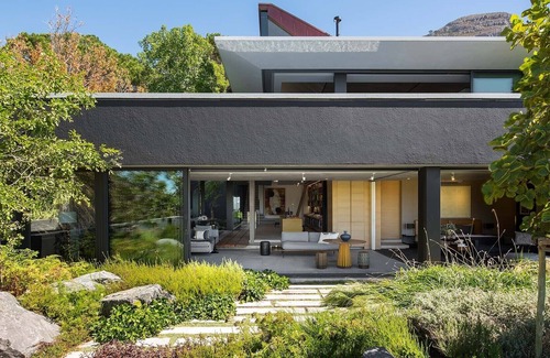 Cape Town City Centre Villa | Experience Cape Kloof Villa in Higgovale