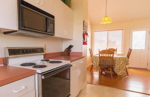 Ocean Sands House | Experience coastal charm at 1838 - Paradise Suite, a spacious 2-bedroom condo in Corolla, NC