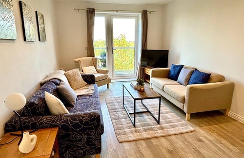 Milton Keynes Apartment | Experience comfort and convenience in this ideal short-term rental!