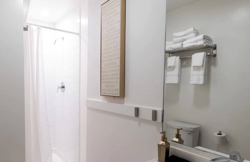Lower Haight House | Experience Comfortable Retreat in the Heart of the San Francisco