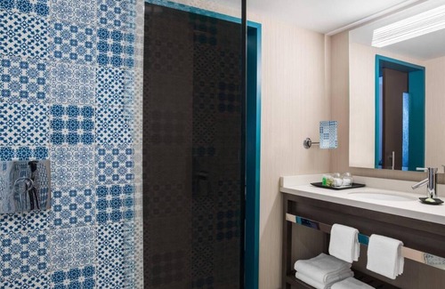 Downtown Cleveland Hotel | Experience Comfort and Convenience at this Sleek Room w/Central Location