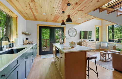 Logan Cabin | Experience Elevated Living: Upscale Treehouse Cabin in Hocking Hills on 20 acres