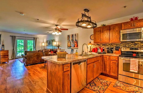 Table Rock Condo | Experience Euphoria at Branson's Fall Creek Condo Retreat with Water Views