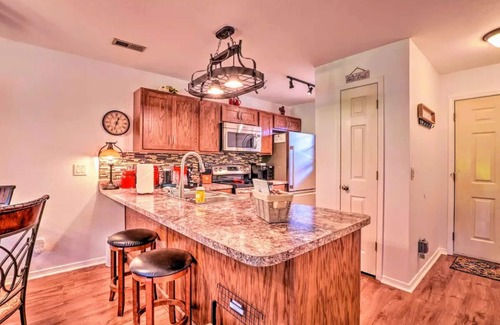 Table Rock Condo | Experience Euphoria at Branson's Fall Creek Condo Retreat with Water Views