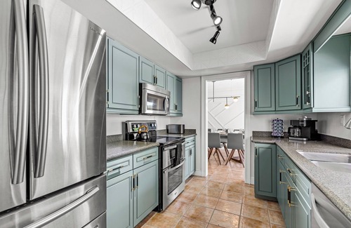 Imperial Point House | Experience Fort Lauderdale living near vibrant Las Olas 12 min