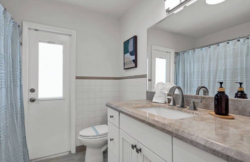Imperial Point House | Experience Fort Lauderdale living near vibrant Las Olas 12 min