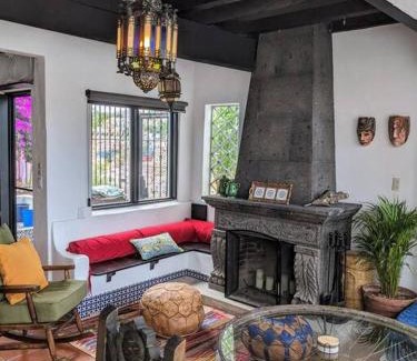 Zona Centro House | Experience Guanajuato's Magic from Casa Mirador!