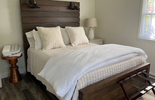 Hermann House | Experience HILL FARM, quietly nestled in the woods, only minutes from Hermann MO