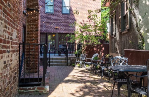 Historic District Hotel | Experience History in Annapolis, Near Chesapeake Bay & Beaches!