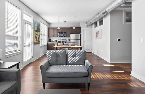 Mile Square Apartment | Experience Indy in Style Free Parking, DT Views