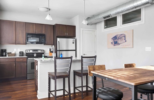 Mile Square Apartment | Experience Indy in Style Free Parking, DT Views
