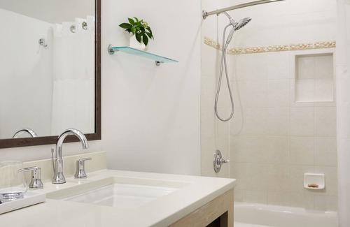 Key West Hotel | Experience Key West! Suite with Private Terrace & Free Shuttle Service!
